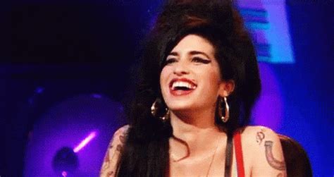 Amy Winehouse GIF - Amy Winehouse - Discover & Share GIFs