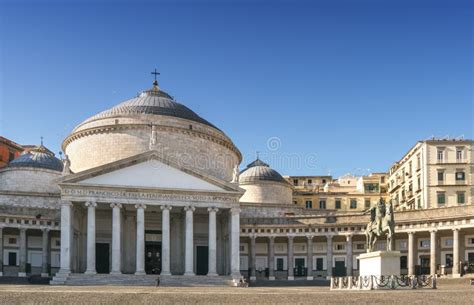 Chiesa Di San Francesco Di Paola Nel Quadrato Di Plebiscito A Napoli