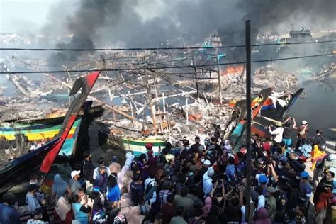 CEK TKP Kapal Terbakar Di Tegal Kapolda Jateng Irjen Ahmad Lutfi