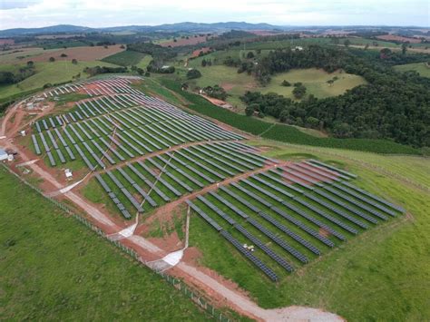 Usina de energia solar da AXS Energia começa a operar em São Gonçalo do