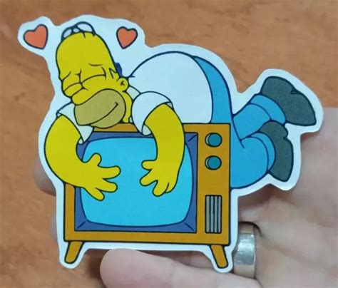 STICKERS CALCO RESISTENTE AL AGUA HOMERO SIMPSON TV