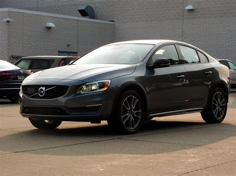 Pre Owned 2016 Volvo S60 Cross Country T5 Platinum 4d Sedan In Streetsboro 000772t01 Kia Of