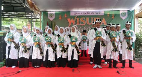 Mi Alkarimi Gresik Gelar Wisuda Tahfidz Al Qur An Dan Tasyakuran