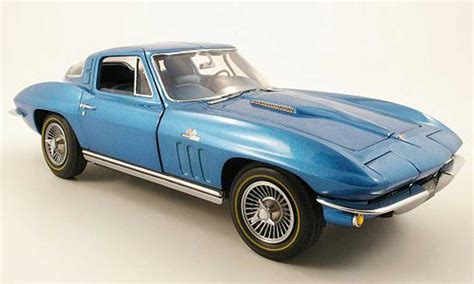 Miniature Chevrolet Corvette Maisto C Stingray Metallise Grise