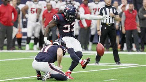 Texans RB drills dramatic go-ahead field goal after kicker Ka'imi ...