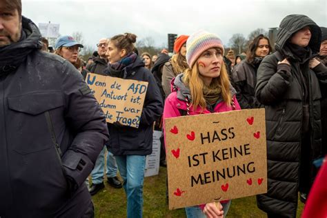 Afd Junge Frauen Wählen Links Gen Z Männer Driften Nach Rechts