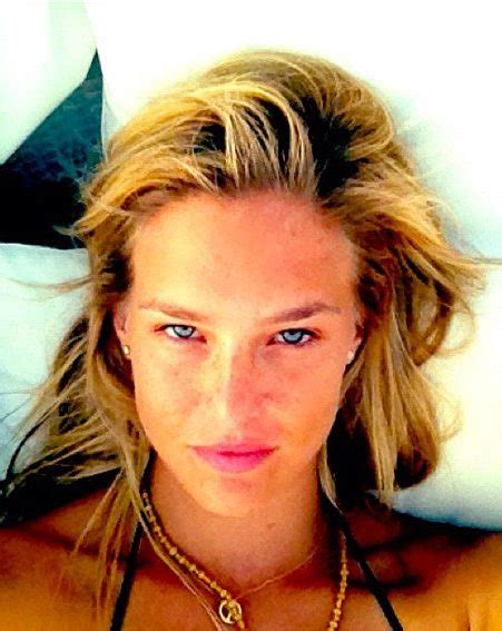 Bar Refaeli Shows Off Her Sunburnt Face Without Make Up In Twitter