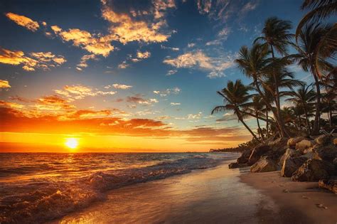 Sonnenaufgang über dem Strand Punta Cana Puzzle Factory