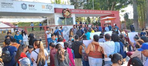 Padres De Familia Estudiantes Y Docentes De Telesecundaria De Xalapa