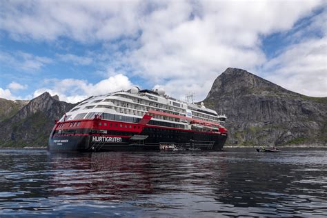 Hurtigruten Postschiffreise Hurtigrutenschiff MS Fridtjof Nansen