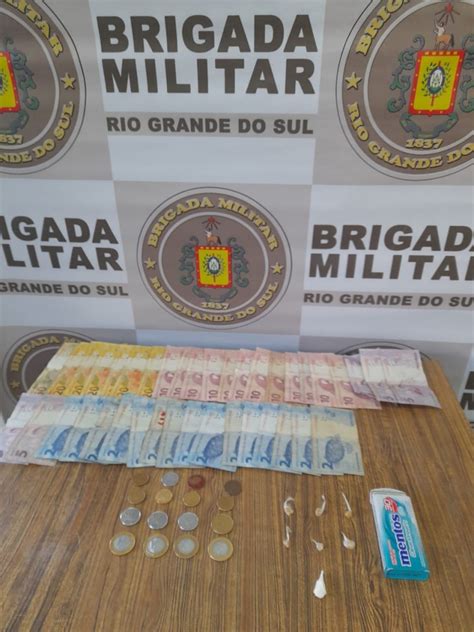 Prisão Por Tráfico De Drogas Em Farroupilha Brigada Militar