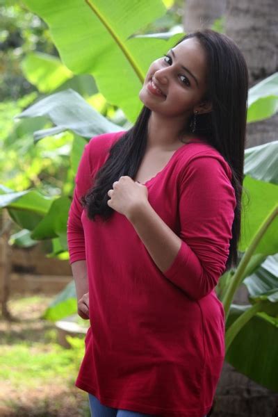 Malavika Menon Latest Hot And Spicy Photos HD IMAGES
