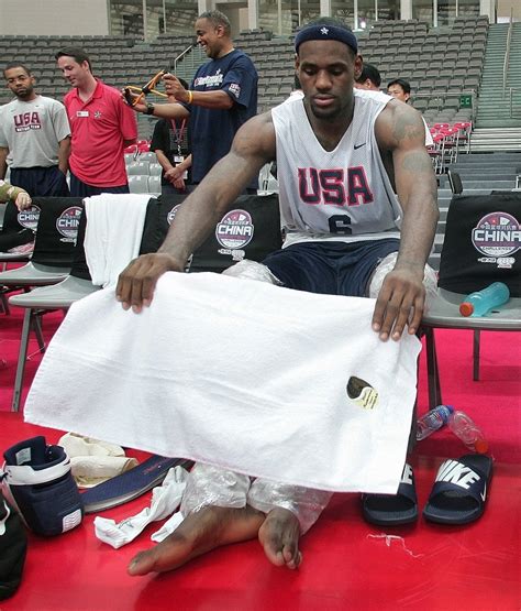 Lebron James Feet (25 photos) - men.feet.wiki