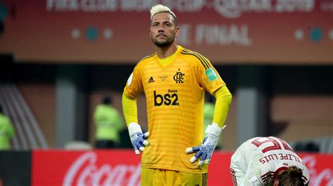 Diego Alves não se recupera a tempo e desfalca o Flamengo na final do