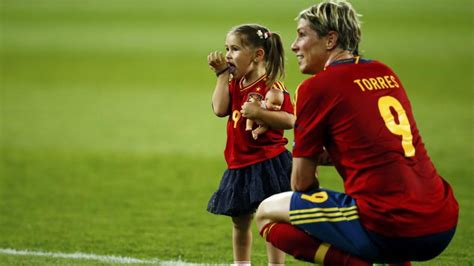 Spaniens Torjäger So Feierte Torres Mit Seinen Kindern Den Titel Bilder And Fotos Die Welt