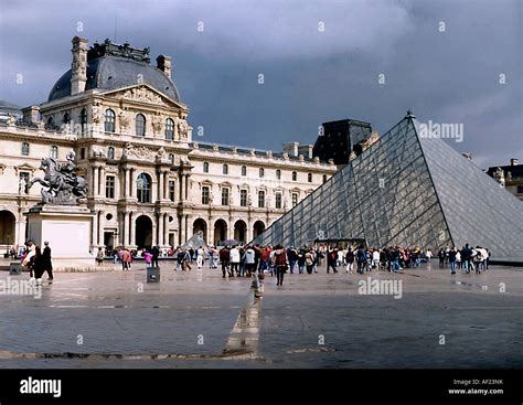 Pyramid Entrance to the Louvre Museum. Paris Stock Photo - Alamy