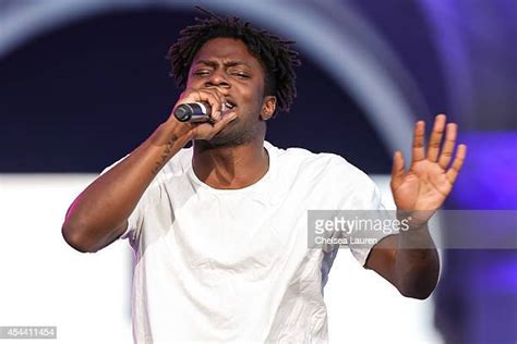 Rapper Isaiah Rashad Photos and Premium High Res Pictures - Getty Images