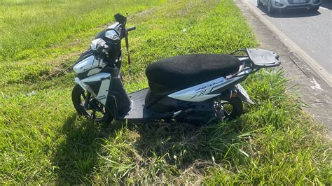 Mulher Que Sofreu Acidente De Moto Na Dutra Morre A Caminho Do Hospital