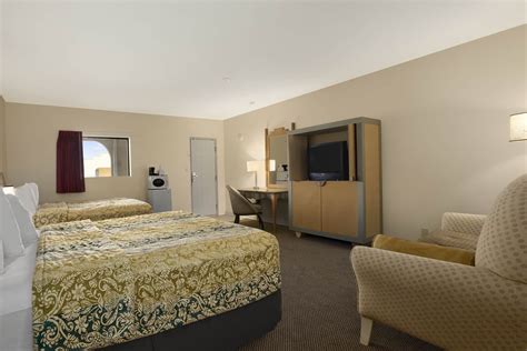 Travelodge by Wyndham Clovis | Clovis, NM Hotels