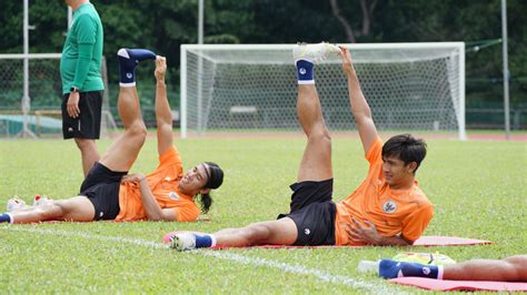 Jelang Laga Piala Aff Timnas Indonesia Latihan Perdana Di Singapura