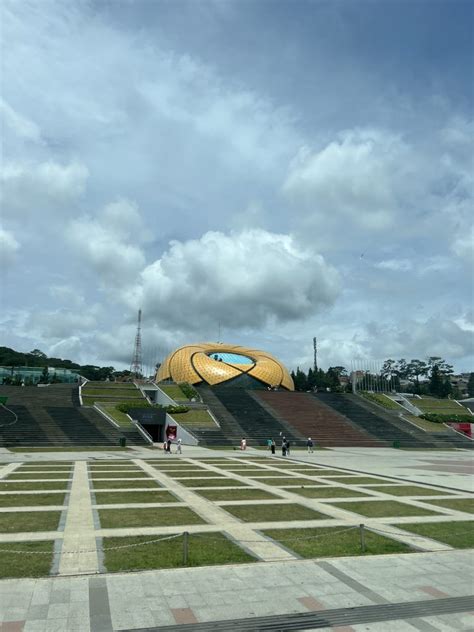 DA LAT LA CITTÀ DEI FIORI E LA PICCOLA PARIGI DORIENTE