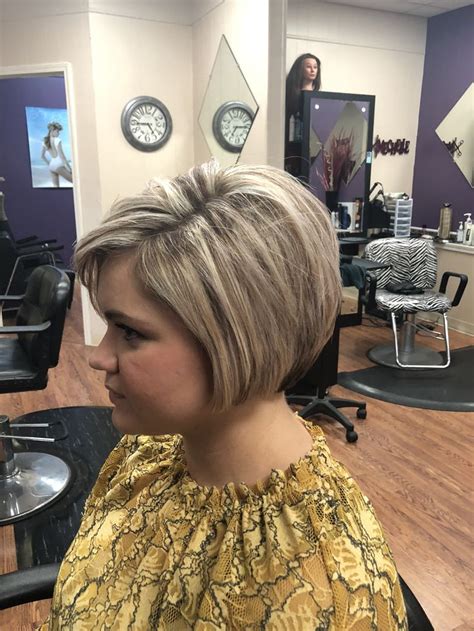 Short & blonde bob haircut | Blonde bob haircut, Medium hair cuts ...