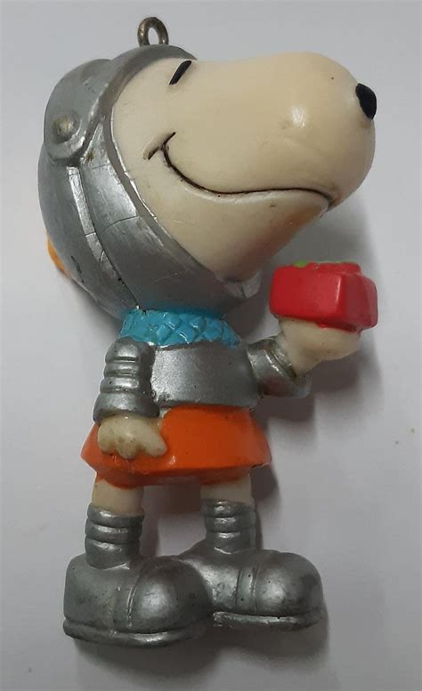 Vintage Snobben PVC figur Snoopy i riddarrustning Köp på Tradera