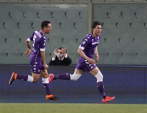 Video Dušan Vlahović Scores His Second Goal for Fiorentina to Secure