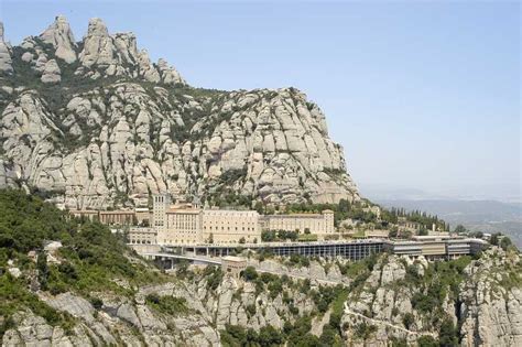 Barcelona Montserrat Day Trip By Bus With Choir Recital Getyourguide