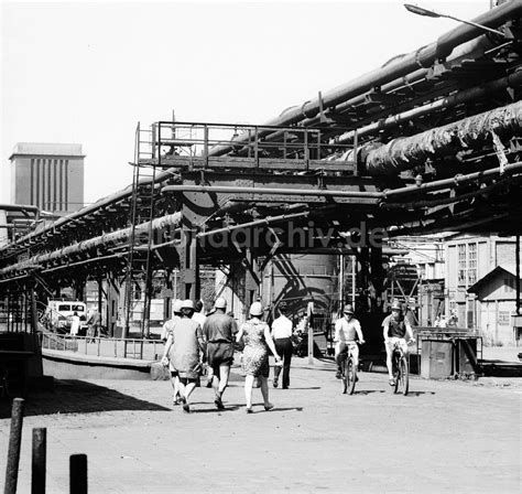 DDR Fotoarchiv Leuna Arbeiter Technische Anlagen Und