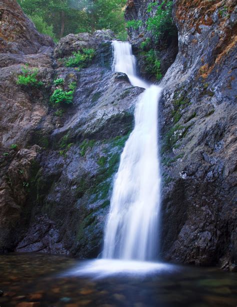 Best Hikes at Beautiful Mount Shasta, California - Pine Coast Hiking