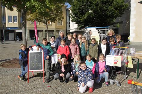 Schüler sammelten 2 3 Tonnen Lebensmittel für Kärntner in Not in 5