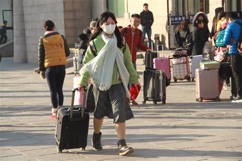 直击青岛火车站春运首日，数千旅客踏上回家路青岛火车站旅客春运新浪新闻