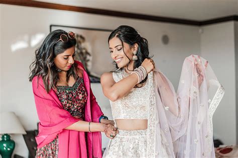 The Beautiful Tradition of Mehendi: A Guide to the Ceremony ...