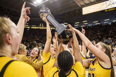 Iowa Womens Basketball Clinches Share Of Big Ten Regular Season Title