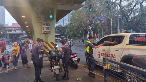 Brigada News FM Manila Nagpaabot Ng Libreng Tubig At Vitamins Para Sa