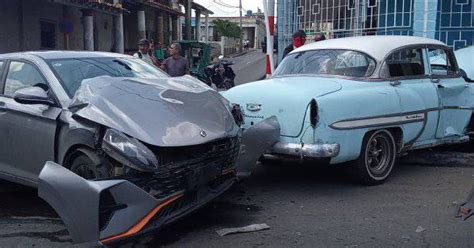 Fuerte Accidente Entre Un Almendr N Y Un Veh Culo De Turismo En Pinar