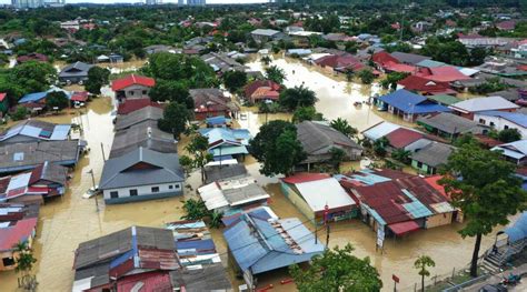 Malaysia Floods Displace More Than 21000 After Heavy Rains Ln247