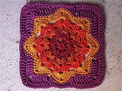 Round Ripple Afghan Square Crochet Pattern By Julie Yeager Knitting