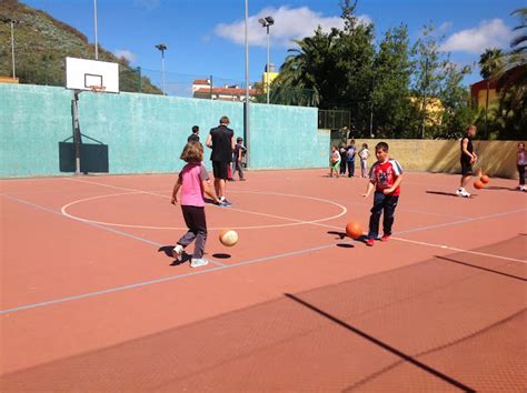 Educaci N F Sica Visita Y Sesiones De Baloncesto A Cargo De