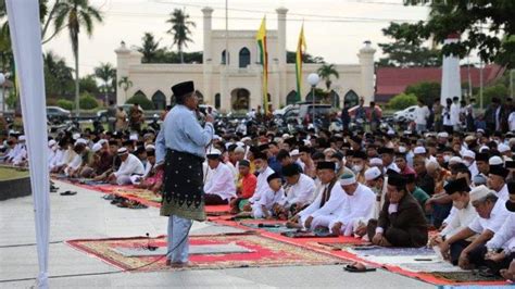 Bupati Siak Salat Idul Adha H Di Lapangan Siak Bermadah Rektor