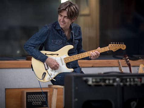 Eric Johnson Has A New Fender Signature Strat