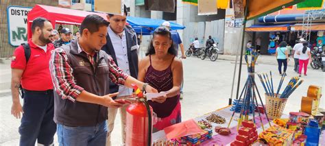 Monigotes Y Venta De Pirotecnia Lista Para Esta Festividad En Santa