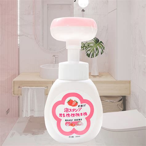 liquid soap  bar soap      skin