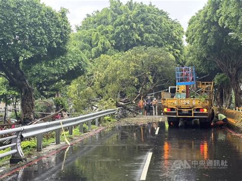 春雨釀災台中道路嚴重積水 各縣市災情一覽【圖輯】 生活 中央社 Cna