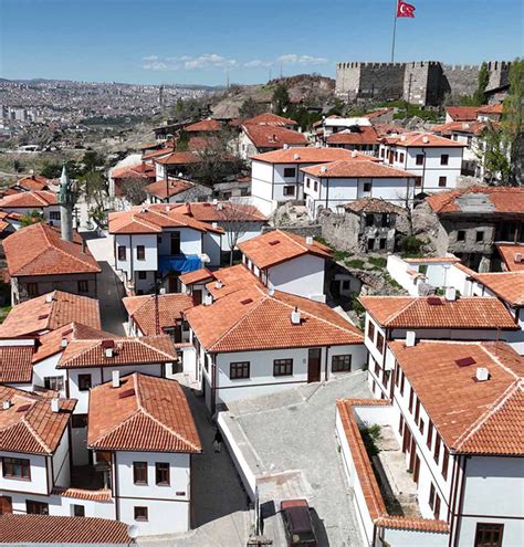 Yerli Ve Yabanc Turistlerin U Rak Noktas Ankara Kalesine