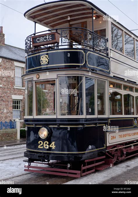 Victorian tram hi-res stock photography and images - Alamy