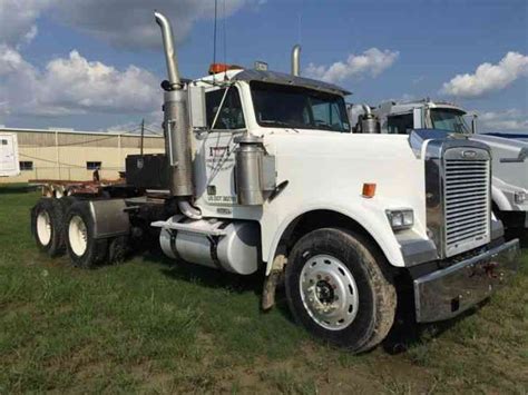 Freightliner Classic 1998 Sleeper Semi Trucks