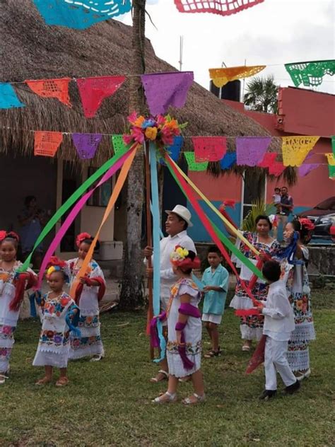 Familias De El Cedral En Cozumel Celebran El D A De La Santa Cruz Poresto