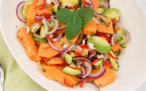 Papaya Avocado Salat Mit Limetten Minz Dressing Rezept Elle Republic